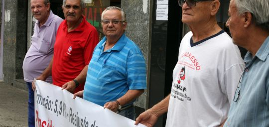 Jacareí é palco de protesto contra arrocho nos benefícios