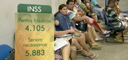 Brasileiros sofrem para conseguir perícia médica