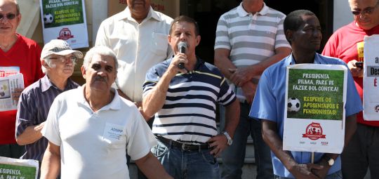 Aposentados e pensionistas fazem protestos nas cidades da região