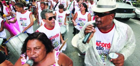 Bloco Acorda Peão desfila neste sábado com críticas a Dilma e Alckmin