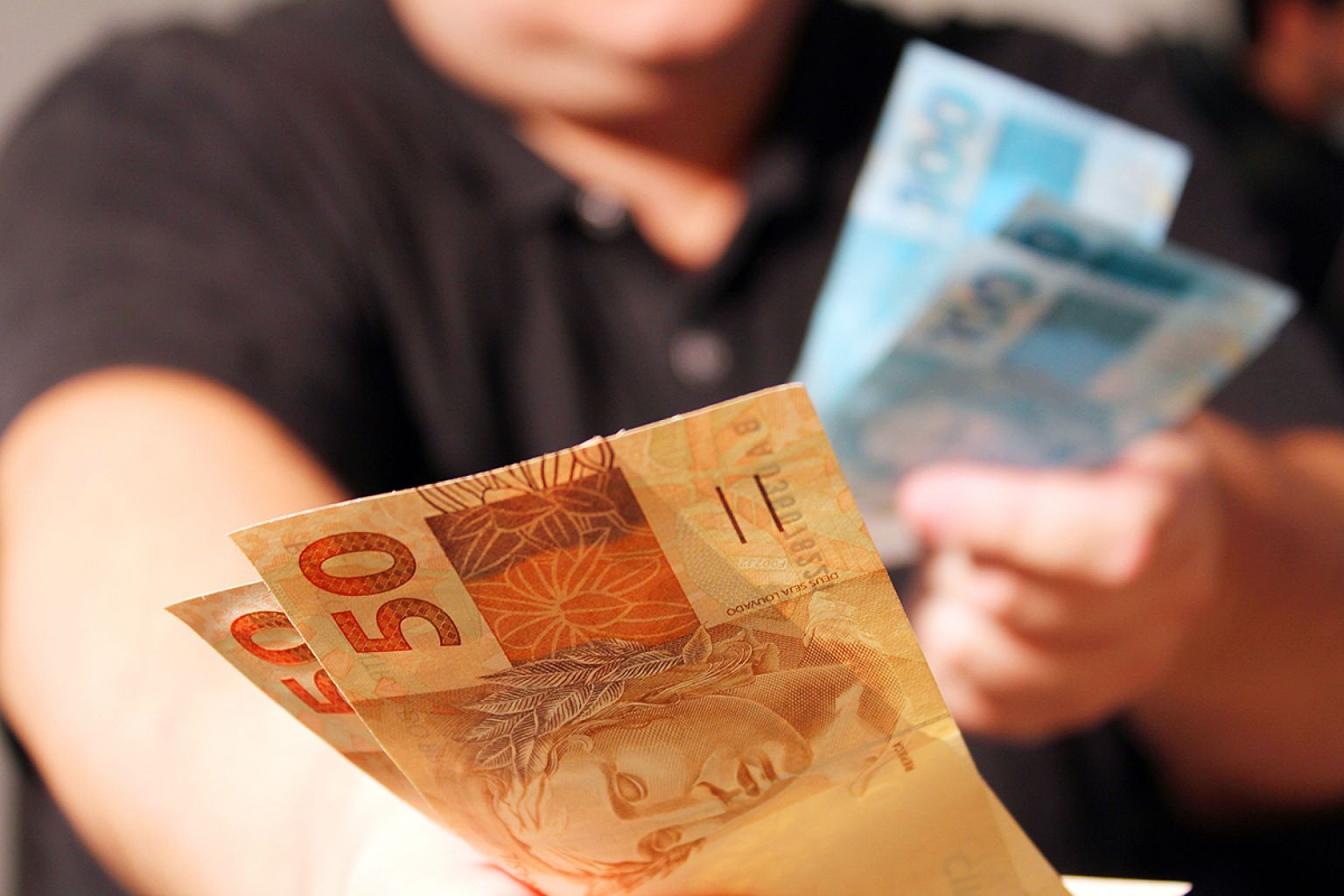 Salário mínimo no Brasil deveria ser de R$ 3.118,62, diz Dieese