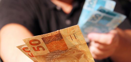 Salário mínimo no Brasil deveria ser de R$ 3.118,62, diz Dieese