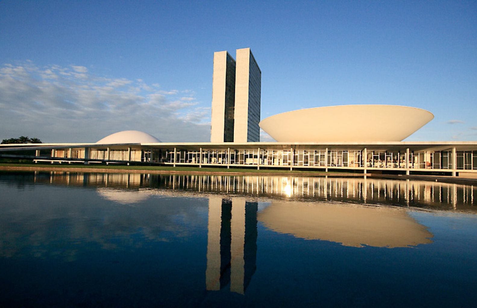 Entidades protestam contra MPs 664 e 665 no Congresso
