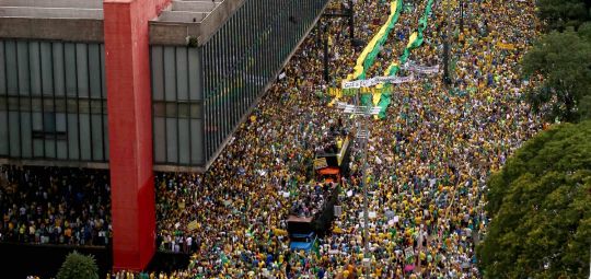 Manifestações do dia 15 questionam nas ruas governo Dilma