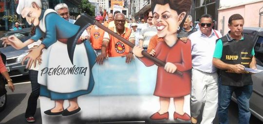 Protesto contra medidas do governo reúne 5 mil aposentados em Piracicaba