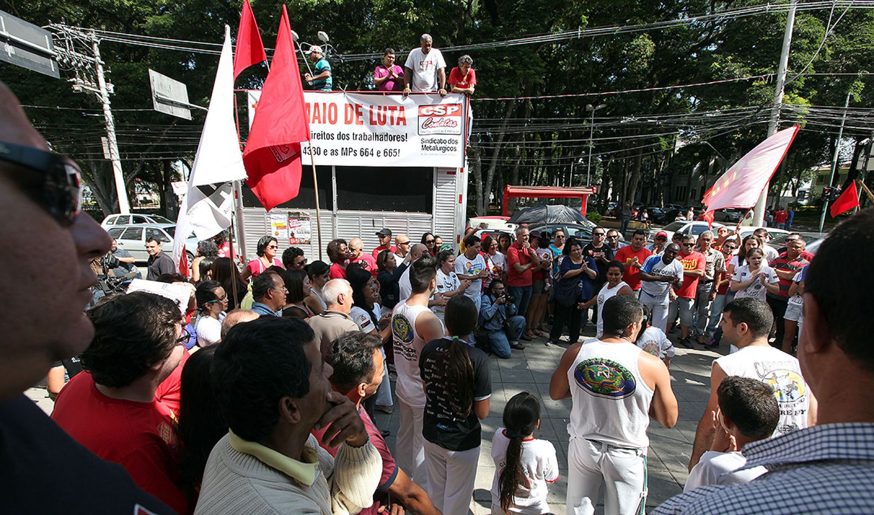 Ato do 1º de Maio repudia ataques do Governo e Congresso