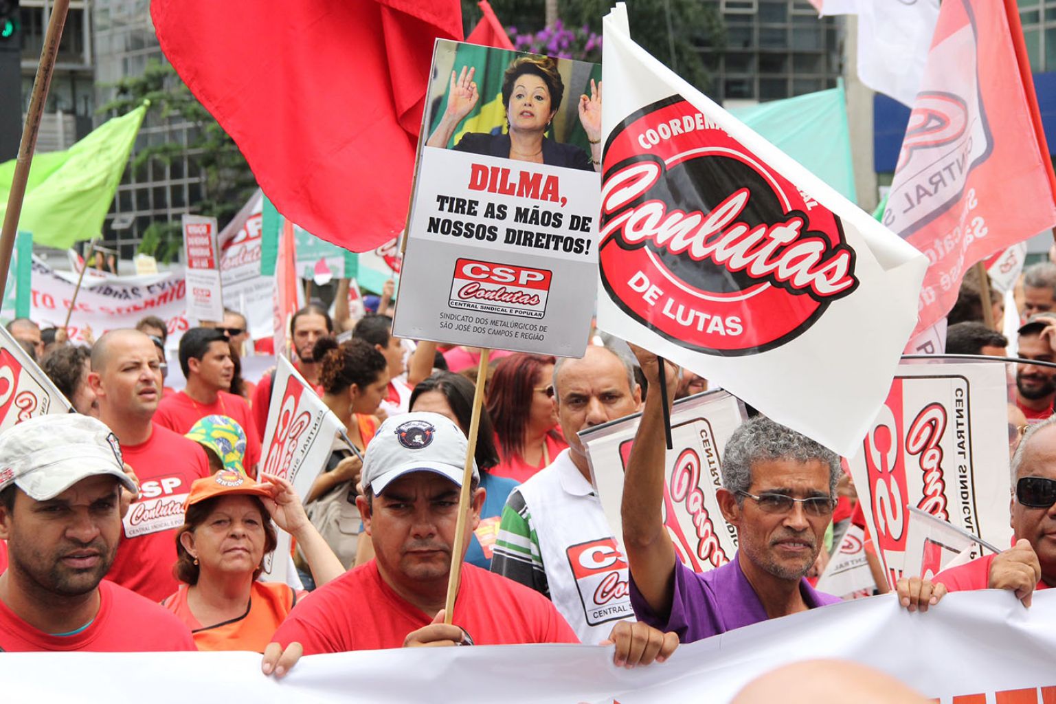 Nesta sexta, vamos parar o Brasil contra os ataques de Dilma e do Congresso