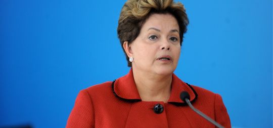 Saiba como utilizar os meios eletrônicos para cobrar a presidente Dilma