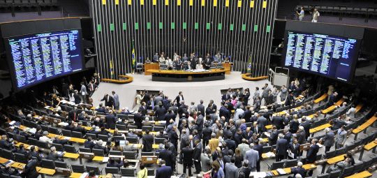 Entidades pressionam parlamentares pela derrubada do veto de Dilma