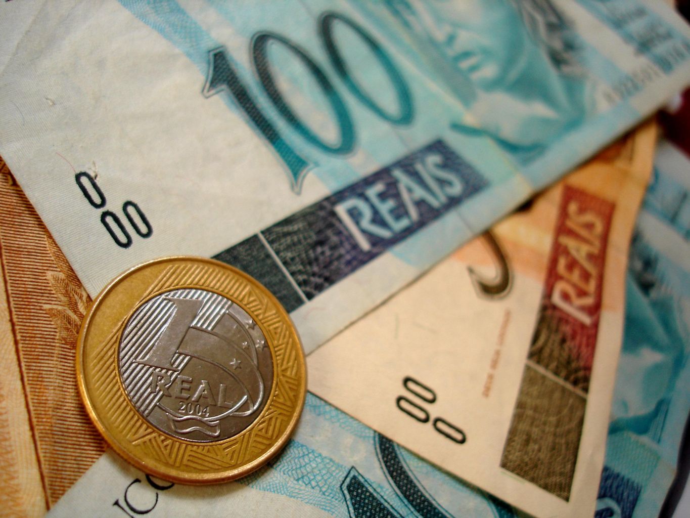 Inflação neste ano já alcança 6,83% e estoura teto da meta do governo