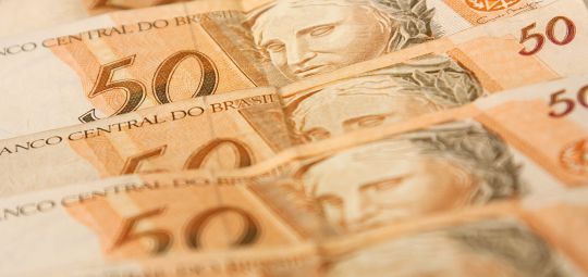 Governo Dilma pode não depositar primeira parcela do 13º em agosto