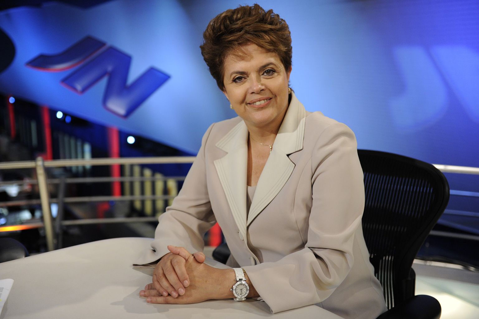 Ao contrário de aposentados, Dilma e ministros já pegaram metade do 13º