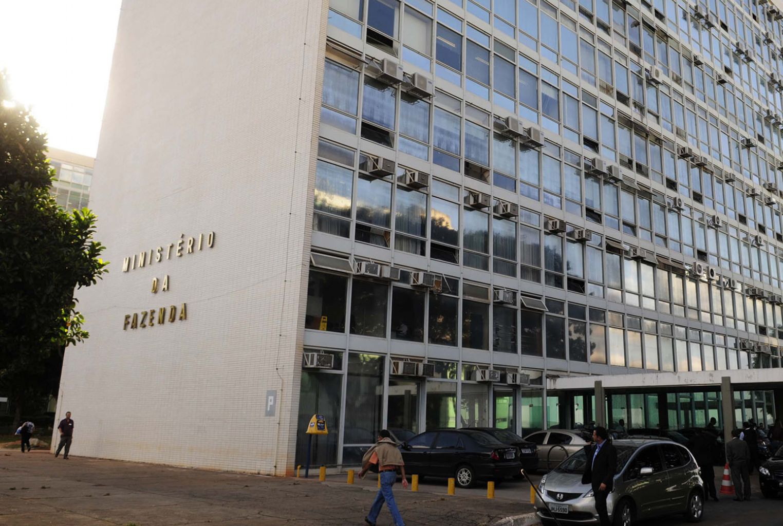 Governo quer aumentar o desvio de recursos da DRU