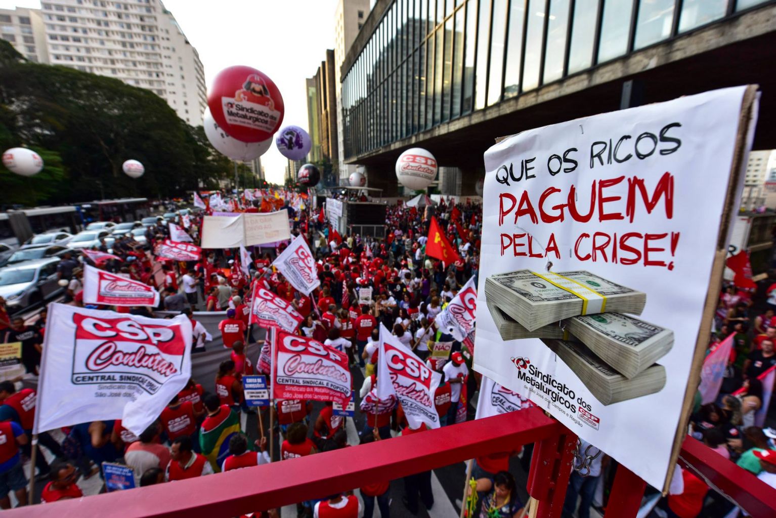 Marcha em São Paulo reúne 15 mil pessoas contra Dilma, PSDB e PMDB