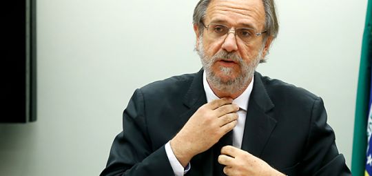 Ministro de Dilma propõe criar idade mínima nas aposentadorias