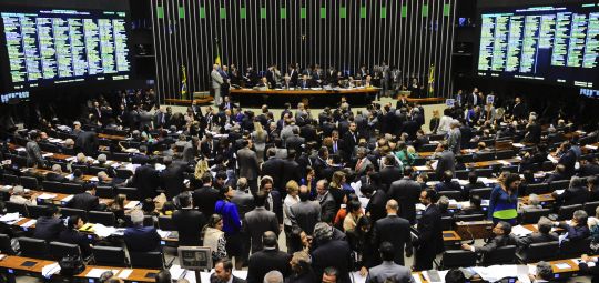 Veto a reajuste maior a aposentados deve ser analisado apenas em novembro