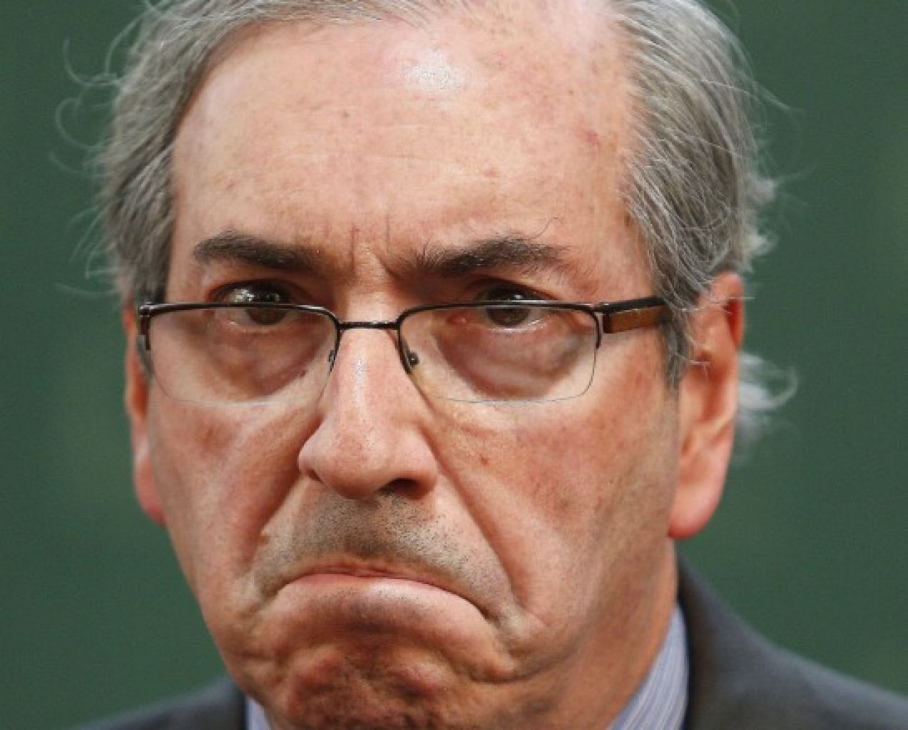 Cerco se fecha contra Eduardo Cunha, mas governo Dilma ensaia 'acordão'