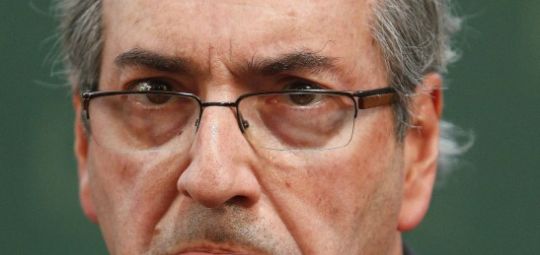 Cerco se fecha contra Eduardo Cunha, mas governo Dilma ensaia 'acordão'
