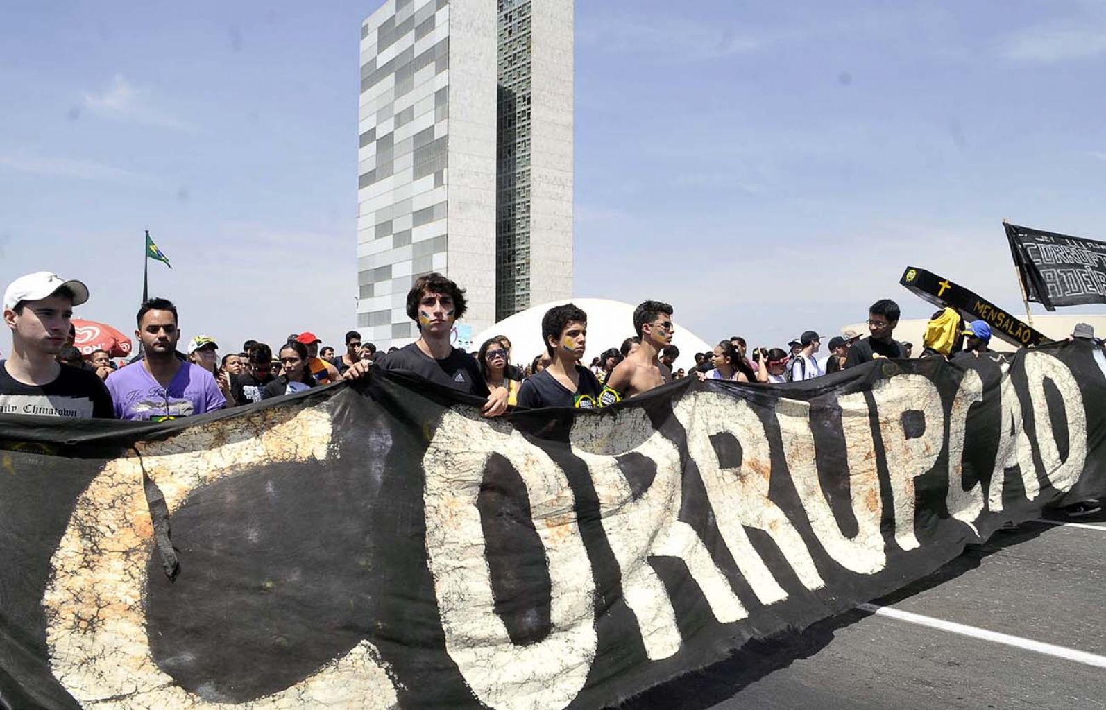Corrupção é vista como maior problema do país, diz pesquisa