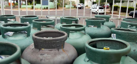 Petrobras anuncia 2º reajuste no preço do gás de cozinha em 4 meses