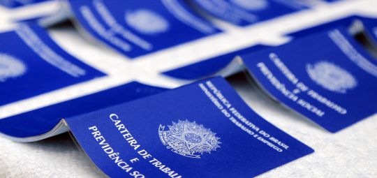 Para garantir lucro dos bancos, governo quer comprometer FGTS