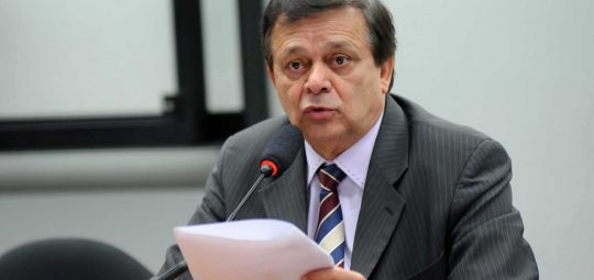 Relator do processo de impeachment é acusado de crime eleitoral