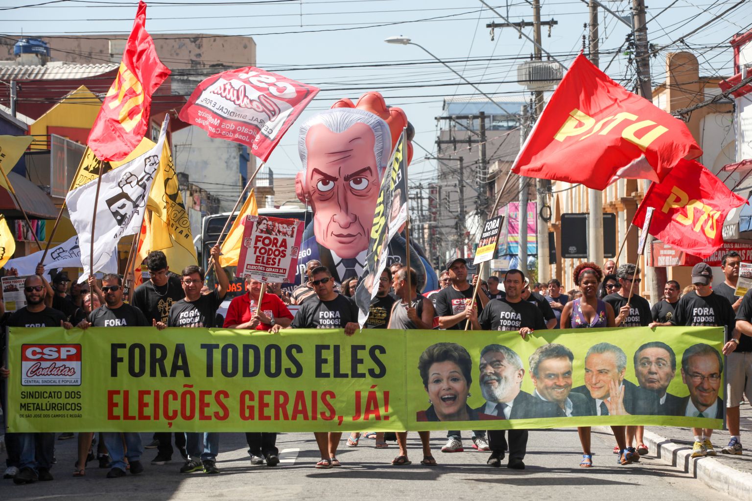 Ato convoca população para ir à luta pelo "Fora todos e eleições gerais"