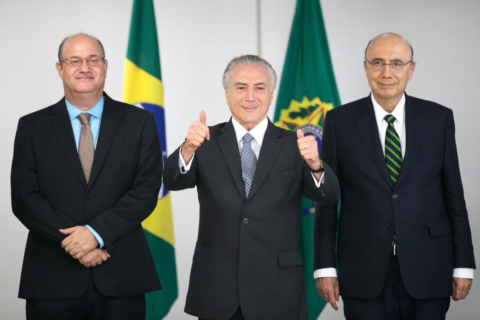 Governo estuda aposentadoria aos 65 anos para homem e mulher, diz Meirelles