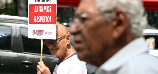 Sakamoto: Quem defende reforma da Previdência não carrega sacos de cimento nas costas