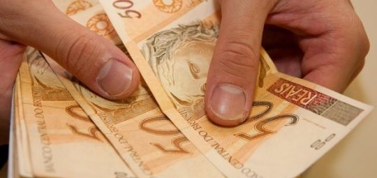 Salário mínimo em maio deveria ser de R$ 3.777,93, segundo Dieese