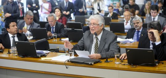 Comissão do Senado aprova PEC do congelamento dos gastos, que agora vai a plenário