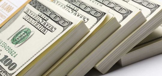 Oito pessoas têm a mesma riqueza que 3,6 bilhões de pessoas, diz levantamento
