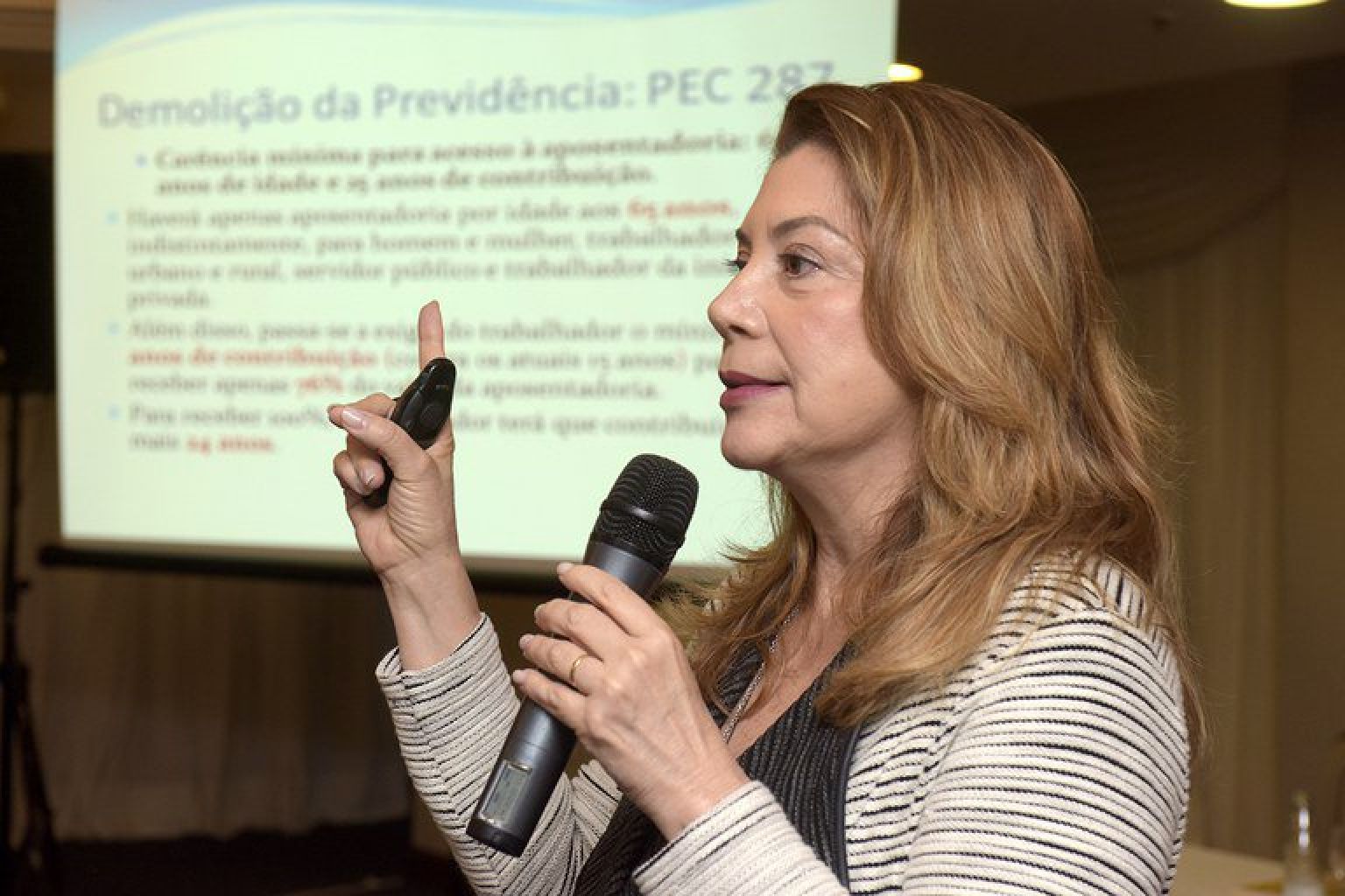 Denise Gentil: “O objetivo da reforma da Previdência é privatizar”