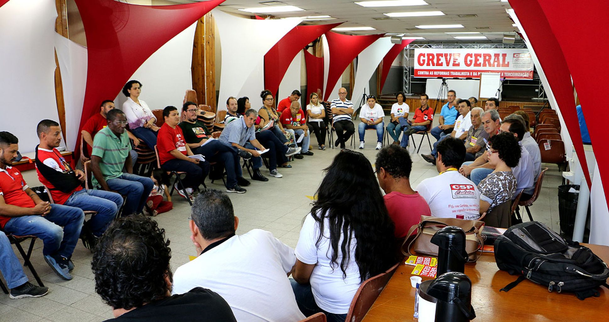 Greve Geral vai parar transporte, comércio, fábricas e bancos do Vale do Paraíba