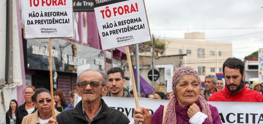 Pesquisa revela que 71% dos brasileiros são contra reforma da Previdência