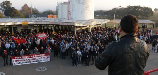Com assembleias e panfletagens, metalúrgicos fazem “esquenta” para o Dia Nacional de Lutas