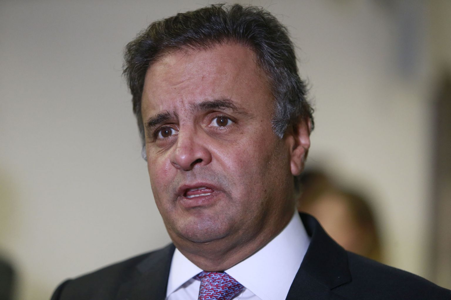 Caso Aécio une Temer, PSDB e PT para frear combate à corrupção