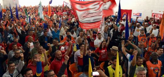 Plenária Nacional reúne 1.500 trabalhadores e aprova dia de luta em 10 de novembro