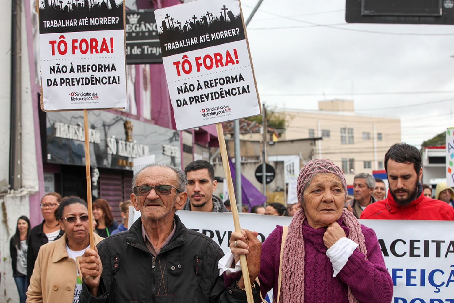 Mudanças na reforma da Previdência mantêm ataques aos trabalhadores mais pobres
