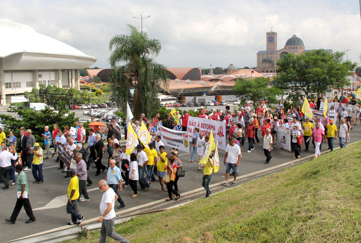 Admap organiza caravana para Dia Nacional do Aposentado em Aparecida