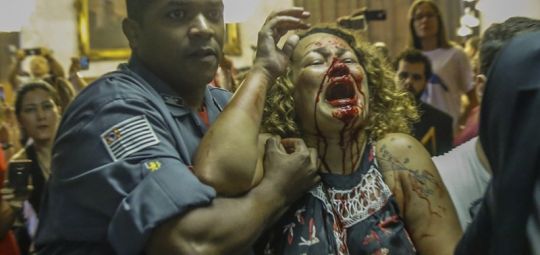 Professores protestam e são espancados a mando do prefeito João Dória