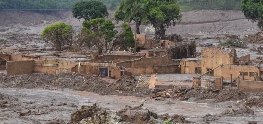 Cidade atingida por lama da Samarco apresenta casos de intoxicação por metais pesados