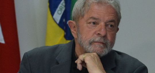 Ex-presidente Lula é preso por condenação em caso do triplex