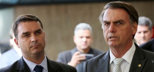 Bolsonaro e família precisam explicar movimentação financeira suspeita