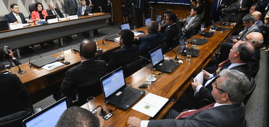 Reforma da Previdência passa na CCJ e vai ao plenário do Senado