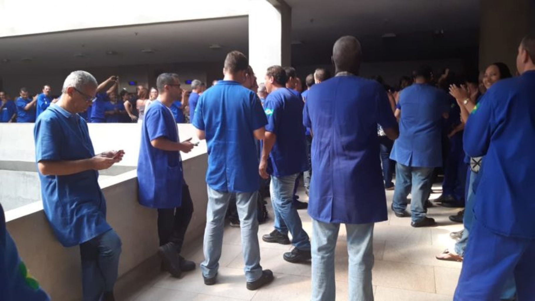 Contra privatização e ataque a direitos, trabalhadores ocupam Casa da Moeda
