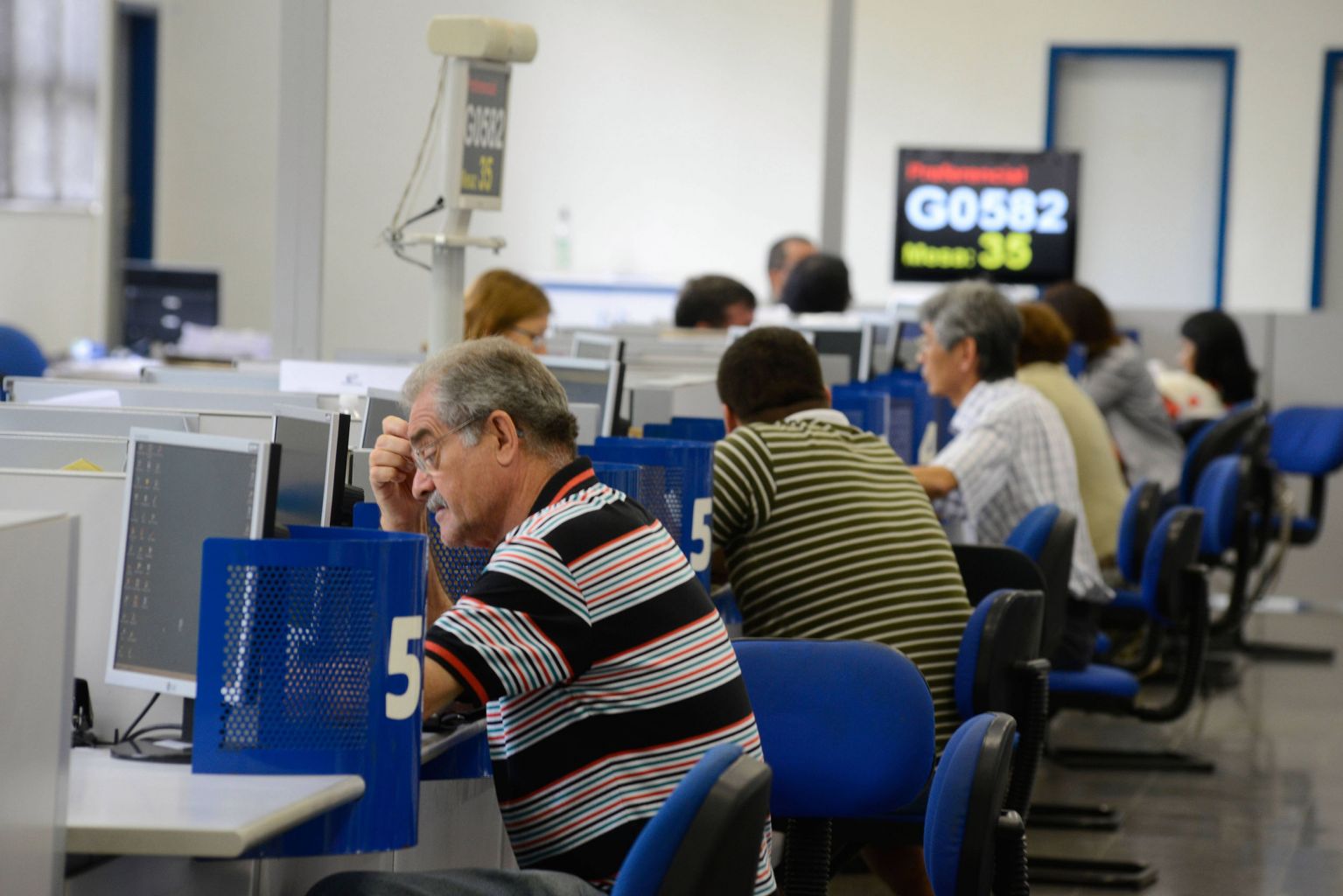 Ampliação de empréstimo consignado não é solução a aposentados e pensionistas