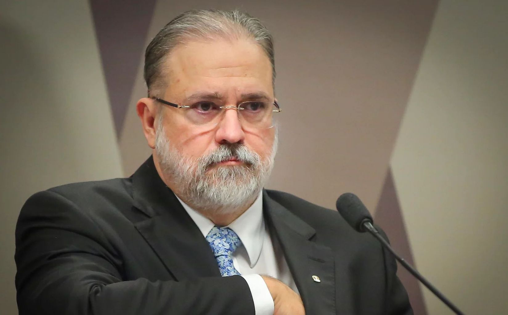 Augusto Aras pede arquivamento das investigações da CPI da Covid sobre Bolsonaro