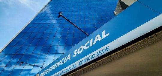Aposentadorias acima do mínimo terão reajuste de apenas 4,77% em 2025