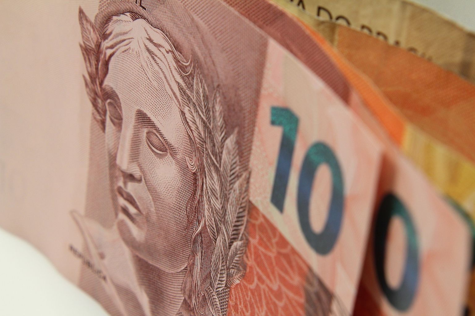 Governo antecipa 13º salário de aposentados e pensionistas do INSS